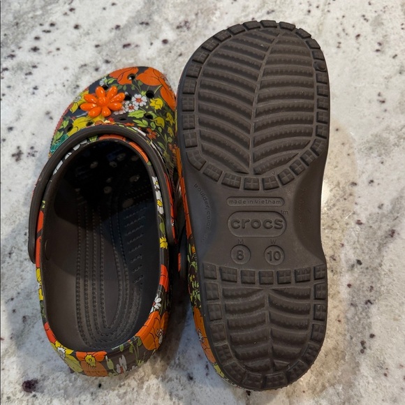 Crocs Retro Floral Clog- Limited Edition NWOT - Picture 6 of 6